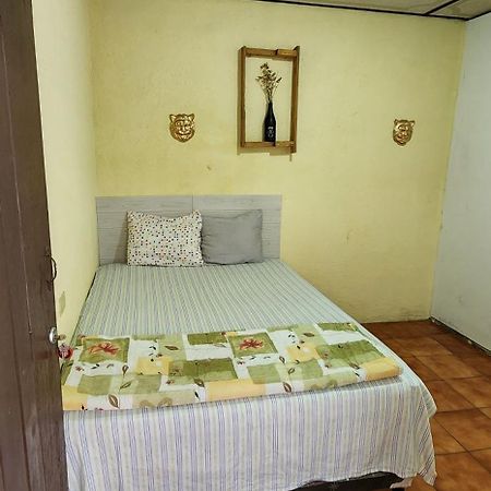 Jaguar Basic Accommodation 危地马拉安地瓜 外观 照片